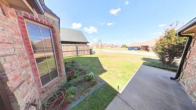 Photo - 319 SW Coral Ave