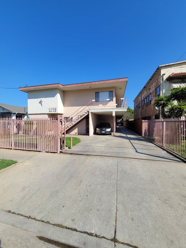 Building Photo - Rosetta E. Wicker, Tstee. Wicker Family Tr... Unit 6 Rental