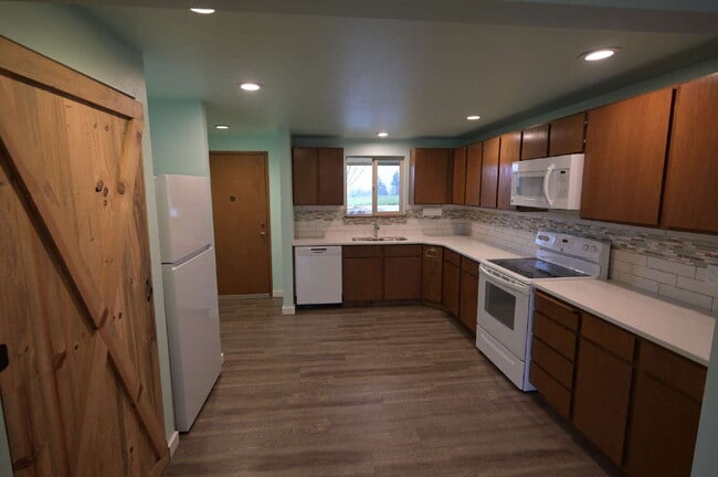 Photo - 1 bed 1 bath condo in 55+ community: ALL Utilities included! Unidad 19C
