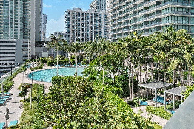 Photo - 650 NE 32nd St Unidad 707