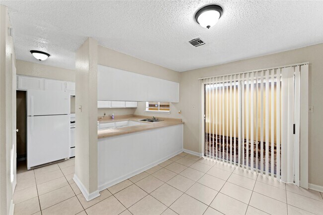 Photo - 5810 Twisted Pine Ct