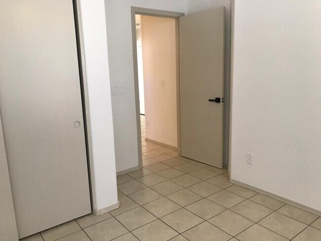 Photo - 8143 W Watkins St