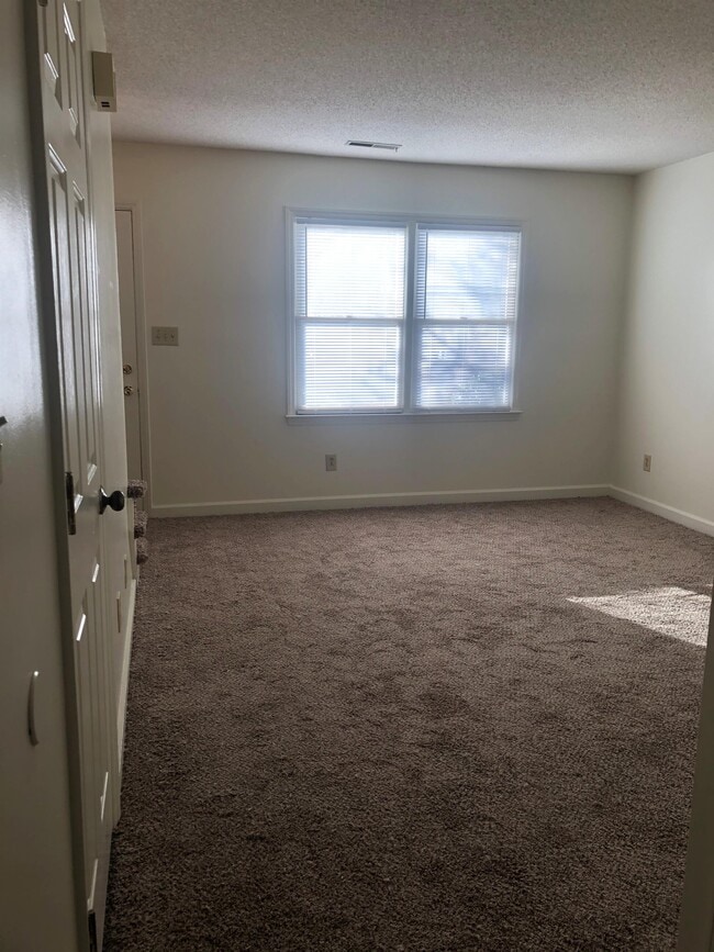 Photo - 1109 Keswick Pl