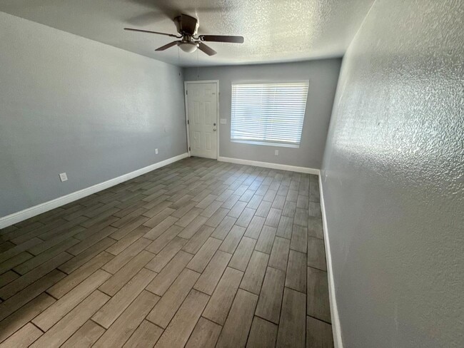 Building Photo - 5181 E Hedges Ave Rental