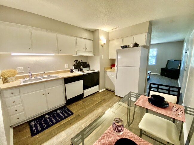 Building Photo - Eagle Pines Rental