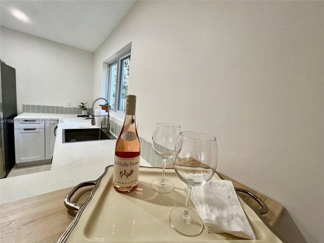 Photo - 1623 Johnson St