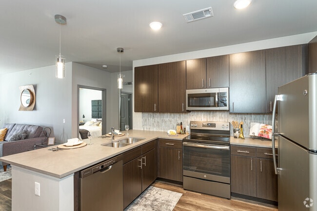 2BR, 2BA - 1053 SF - 5300 Centre