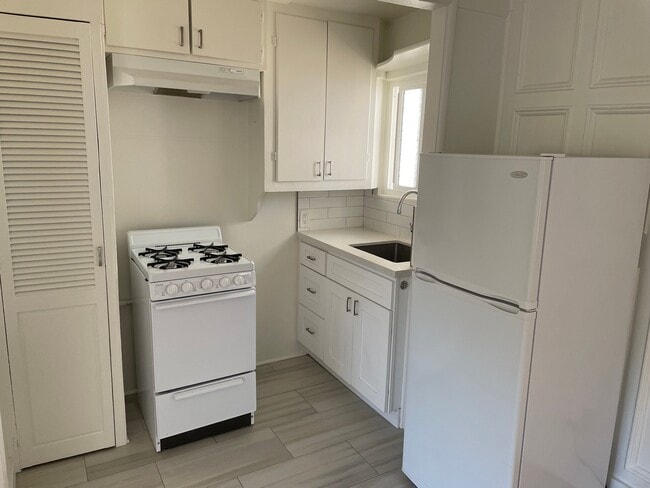 Photo - 933 18th St Unit C