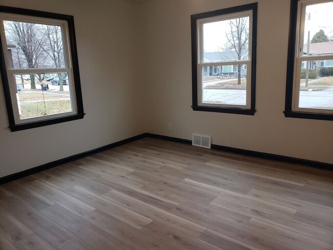 Photo - 2237 W Rohr Ave