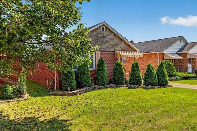 Photo - 187 Eastland Pkwy