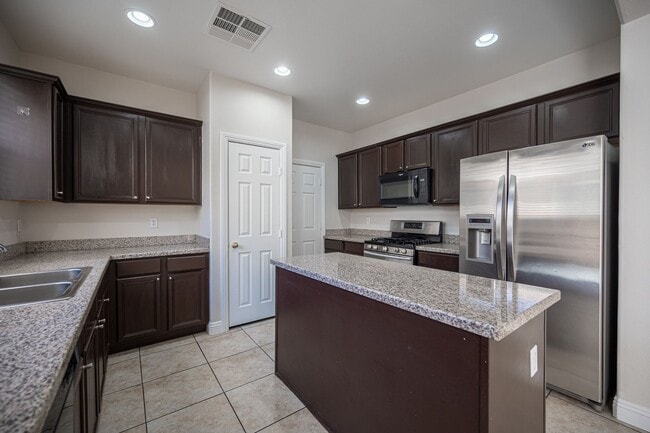 Photo - Beautiful 4 Bedroom 2.5 bath Home in the Southwest!