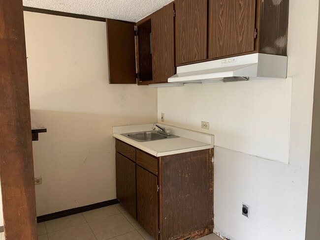 Building Photo - STUDIO 1 BATH UNIT Rental