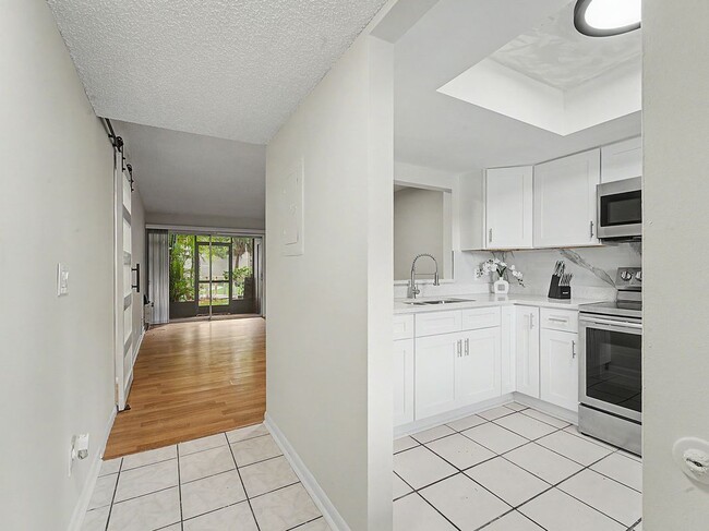 Photo - 6314 Newtown Cir Unit 14A2