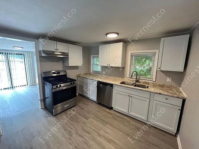 Photo - 9101 Hugh St