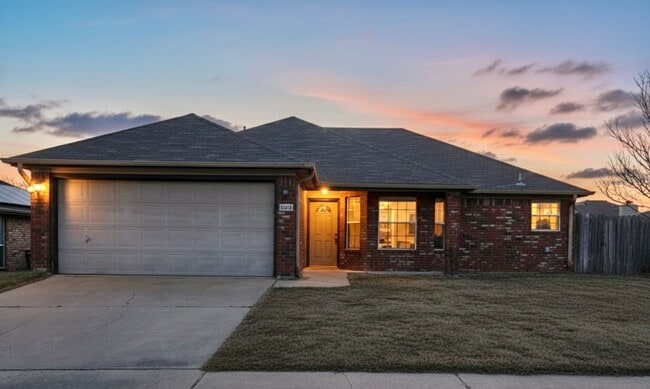 Building Photo - AVAILABLE SOON!!!!!