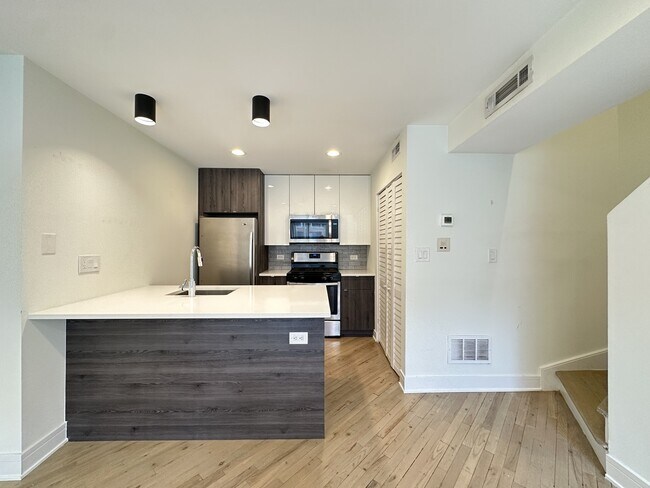 Photo - 853 W Grace St Unit 101G