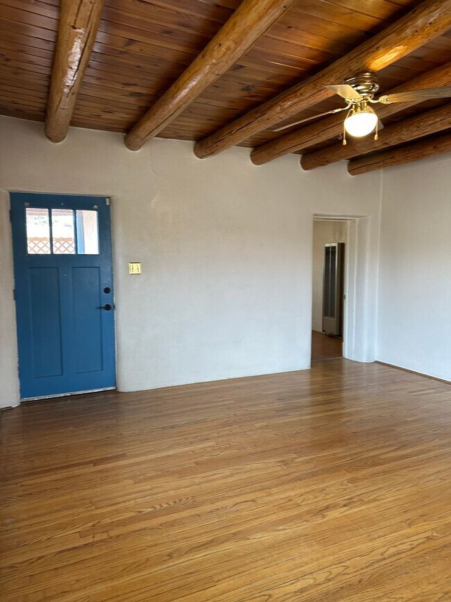 Photo - 726 W Manhattan Ave