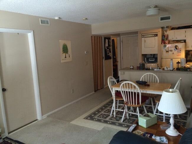 Dining/kitchen - 229 E King St Unit 13