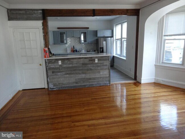 Photo - 114 Levering St