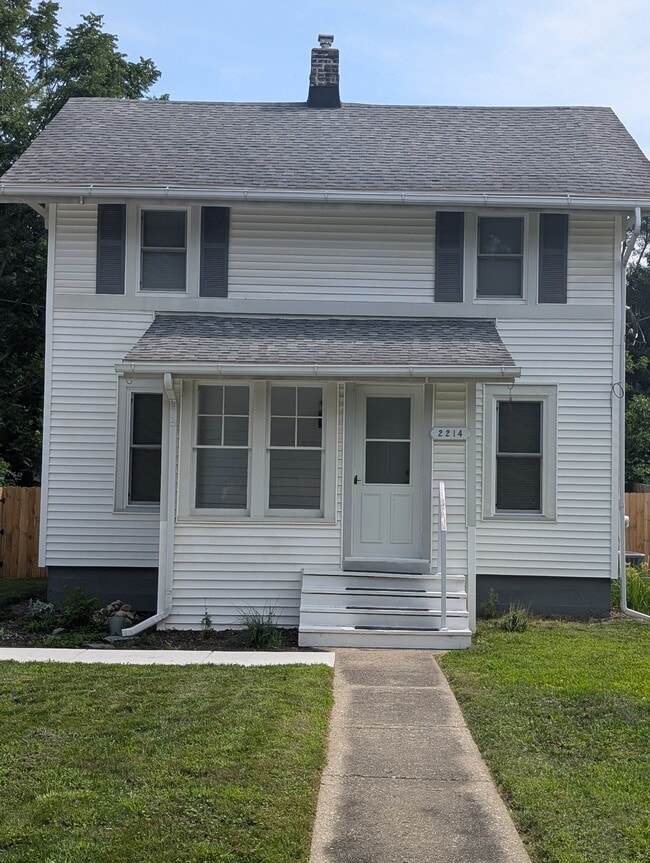 Building Photo - 2214 Hamilton Rd Rental