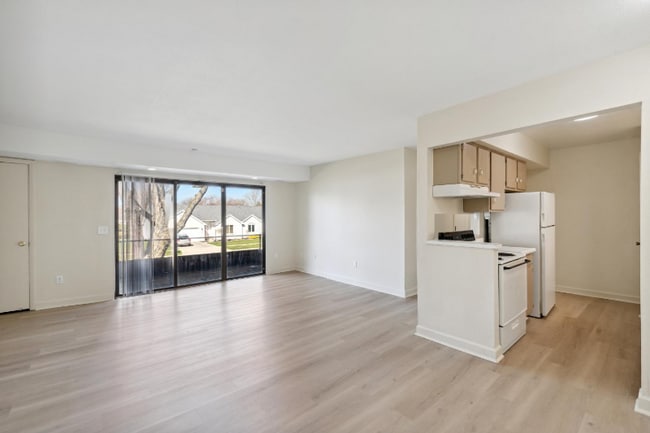 Photo - 5560 Heatherdowns Blvd