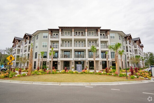 Building Photo - The Port House