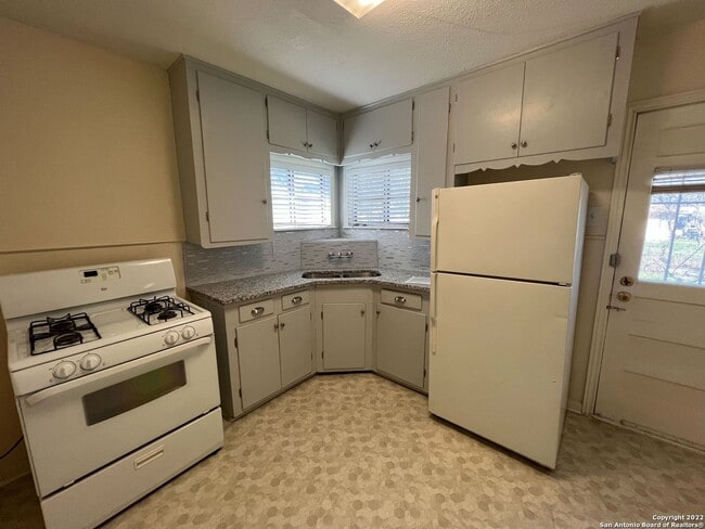 Photo - 2521 Cincinnati Ave