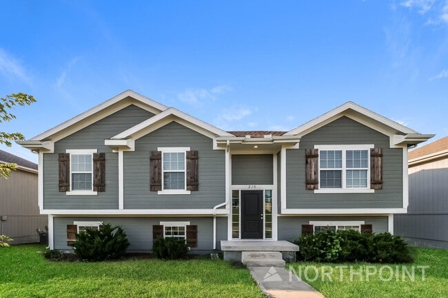 Building Photo - 3 BR/2.5BA | Newly Renovated Single Family Home | 1-Car Garage Parking | Large Front yard!