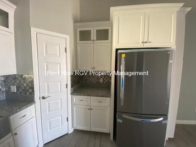 Photo - 2206 Liverpool Dr