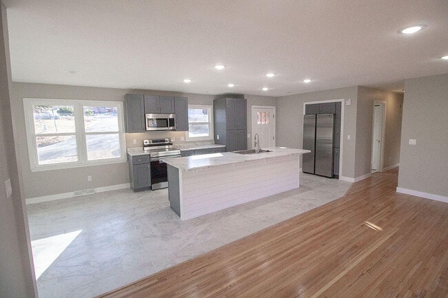 Photo - 715 Bluffdale Dr