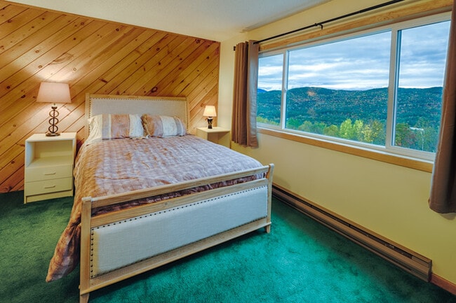 Photo - 135 Snowood Dr