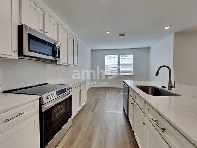 Photo - 319 Calla Lily Ct