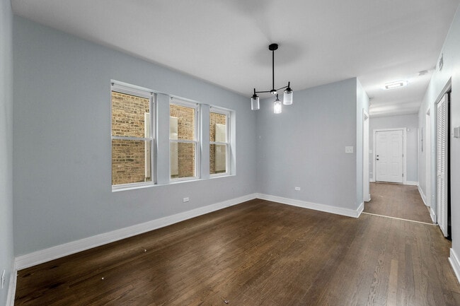 Photo - 7752 S Wood St