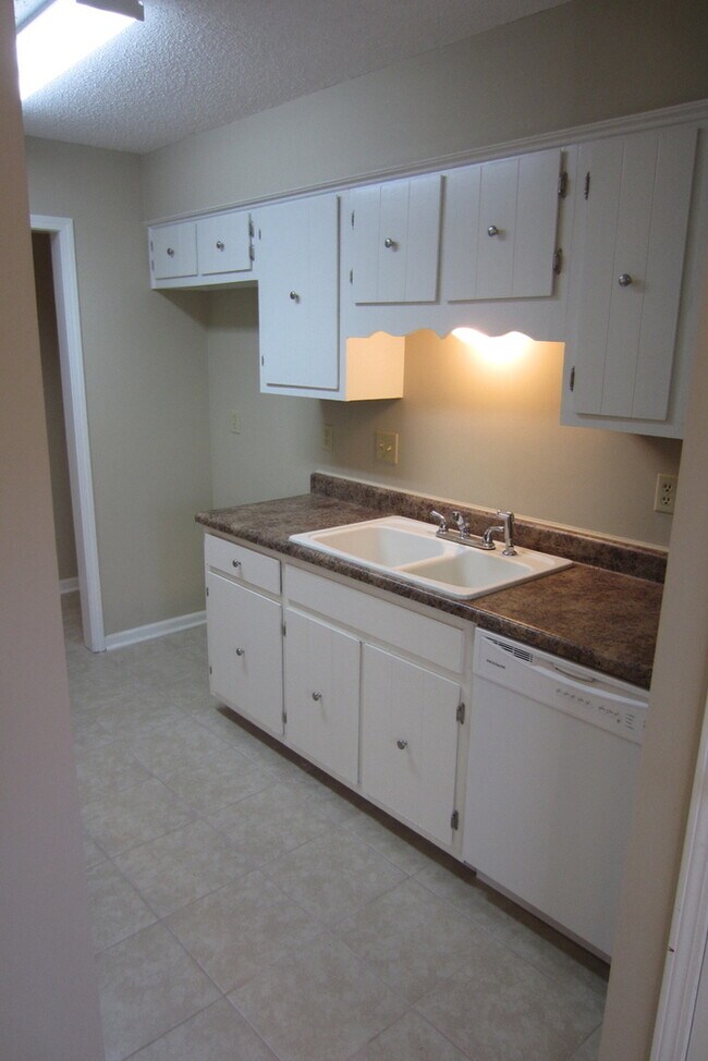 Photo - Now Leasing a 3-bedroom 2 bath home in Bar...