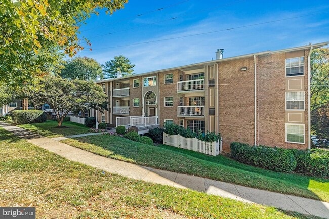 Photo - 1935 Wilson Ln Unit 203