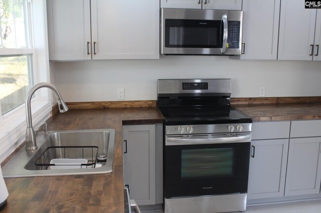 Photo - 955 Laurie Ln