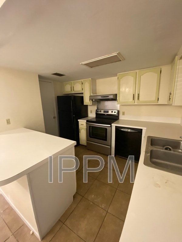 Photo - 2402 N Ed Carey Dr Unit #24