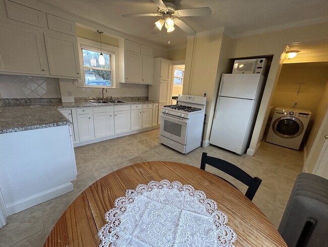 Building Photo - 23 Converse St Unit 1st Floor Apt