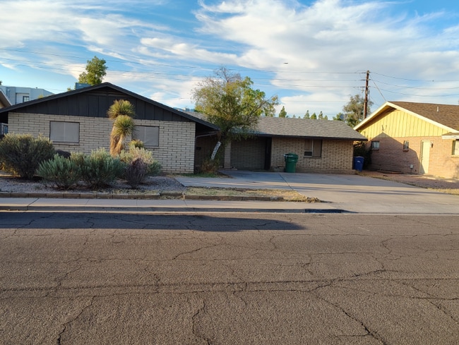 Building Photo - 1012 W Dragoon Ave Rental