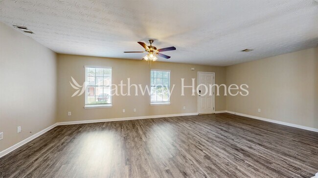 Photo - 808 Winsap Dr