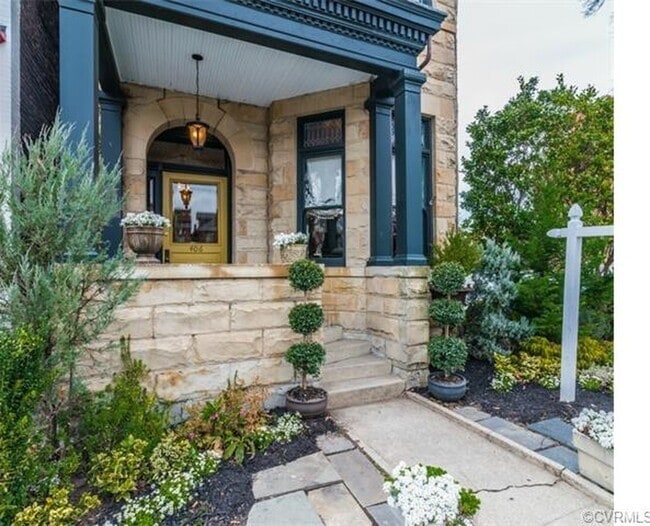 Building Photo - -- APLICATION PENDING --  4 BR / 3.5 BA Go... Rental