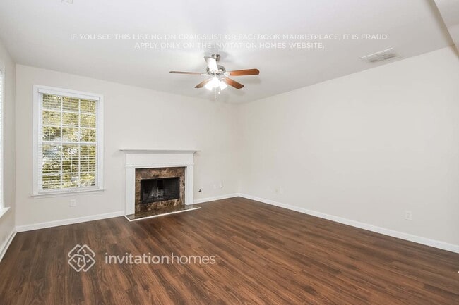 Photo - 725 Weller Path NE