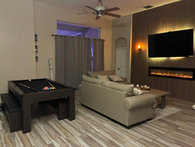 Building Photo - 3089 Williamsburg Ct