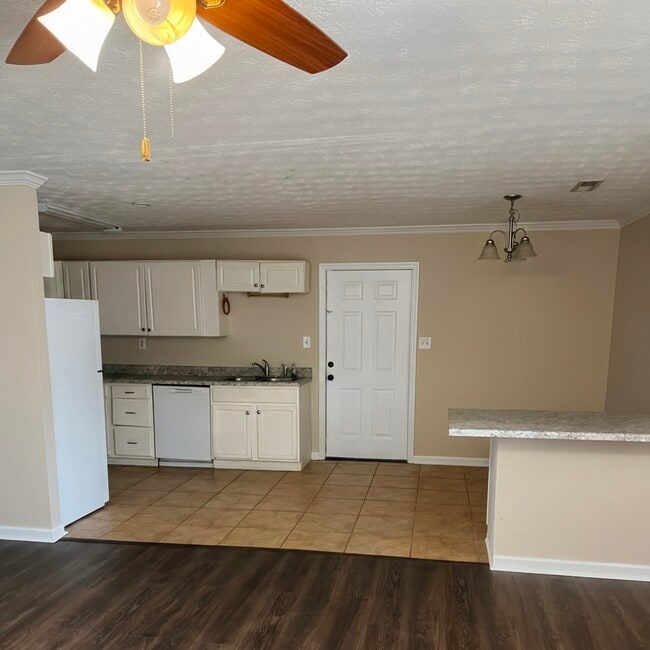 Building Photo - 6104 Co Rd 437 Unit A