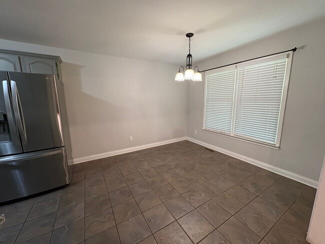 Photo - 420 W Windsor Cir