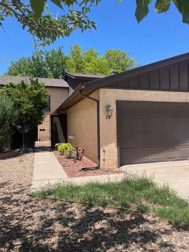 19 Cottonwood Ln Townhome Townhome Rental in Canyon TX