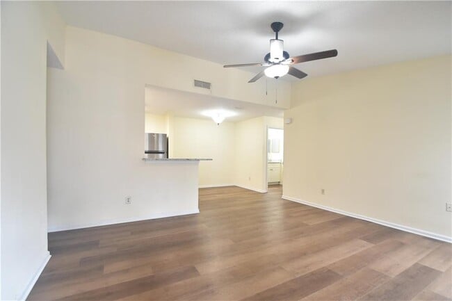 Photo - 310 Granville Ct Unit 310