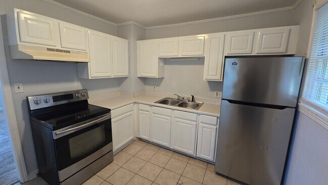 3232 Brookwood Ct Unidad C