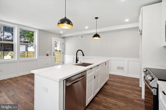 Photo - 3519 Hamilton St Unit B