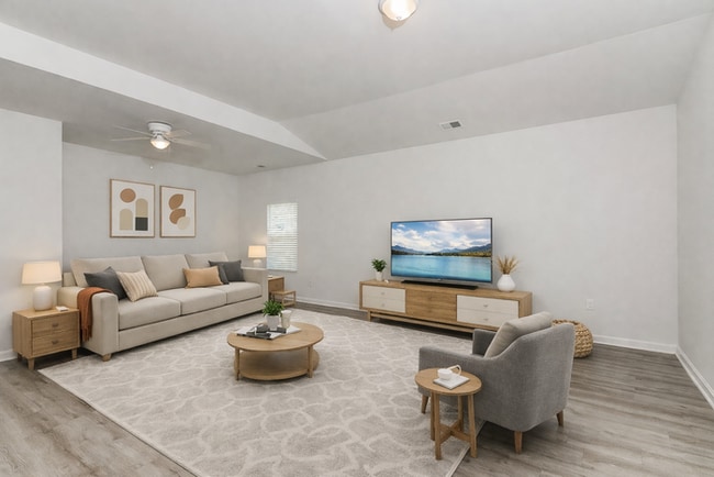 Photo - 319 Augustine Dr